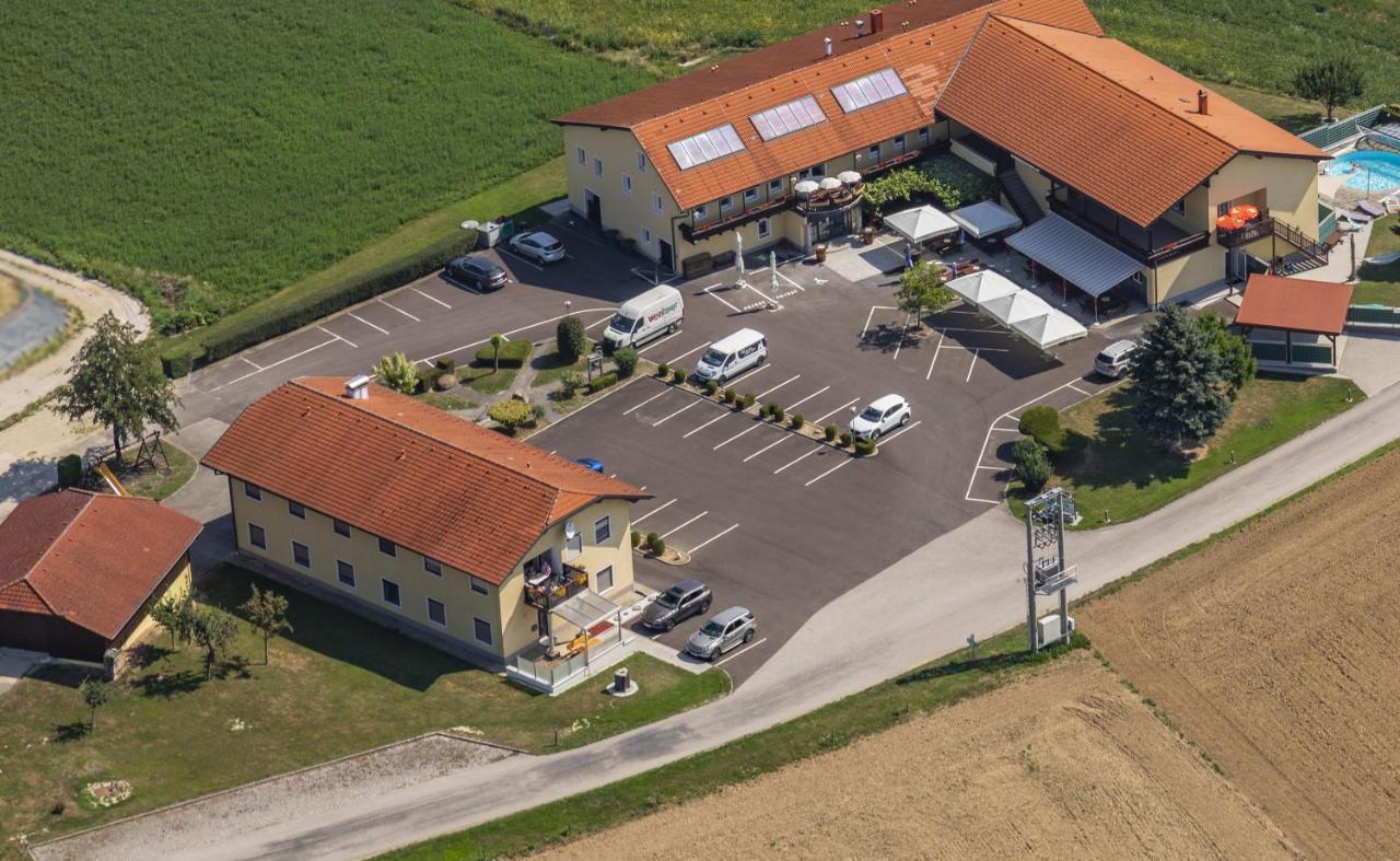Pension Weinbauer Hofkirchen im Traunkreis Exterior photo